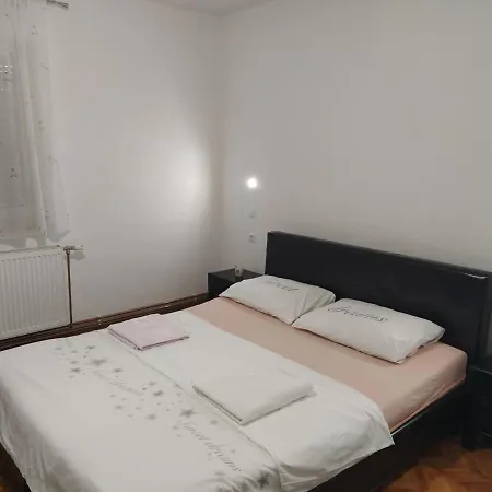 Apartment Apartman Dino Sanski Most